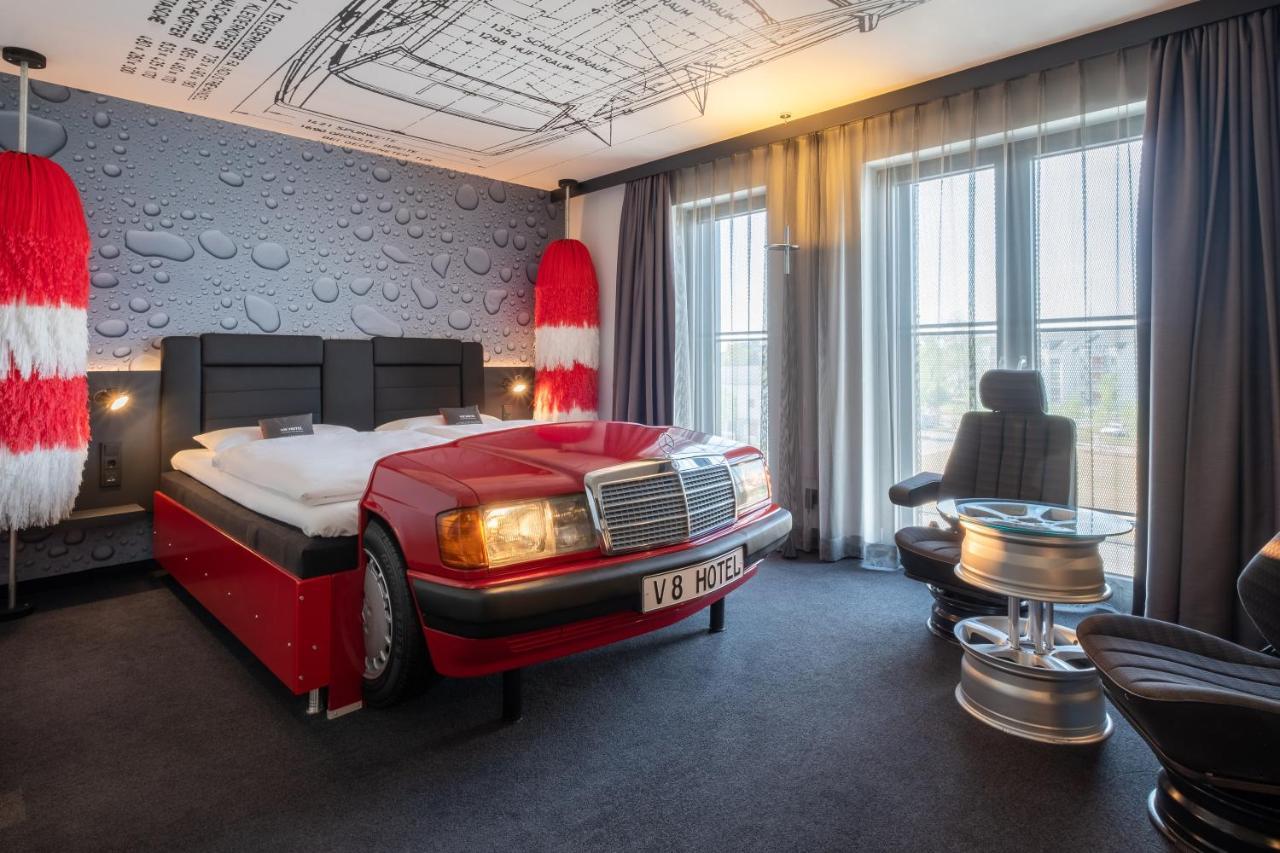 V8 Hotel Koeln At Motorworld Bagian luar foto