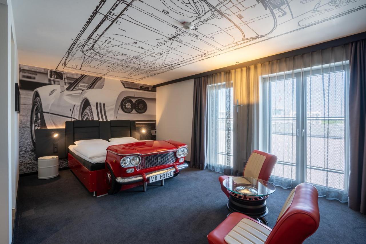 V8 Hotel Koeln At Motorworld Bagian luar foto