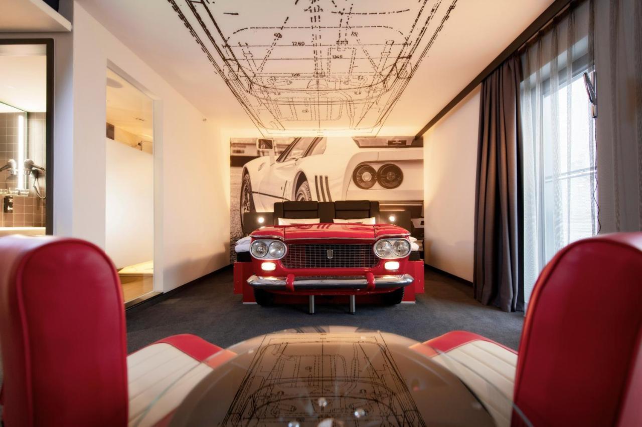 V8 Hotel Koeln At Motorworld Bagian luar foto