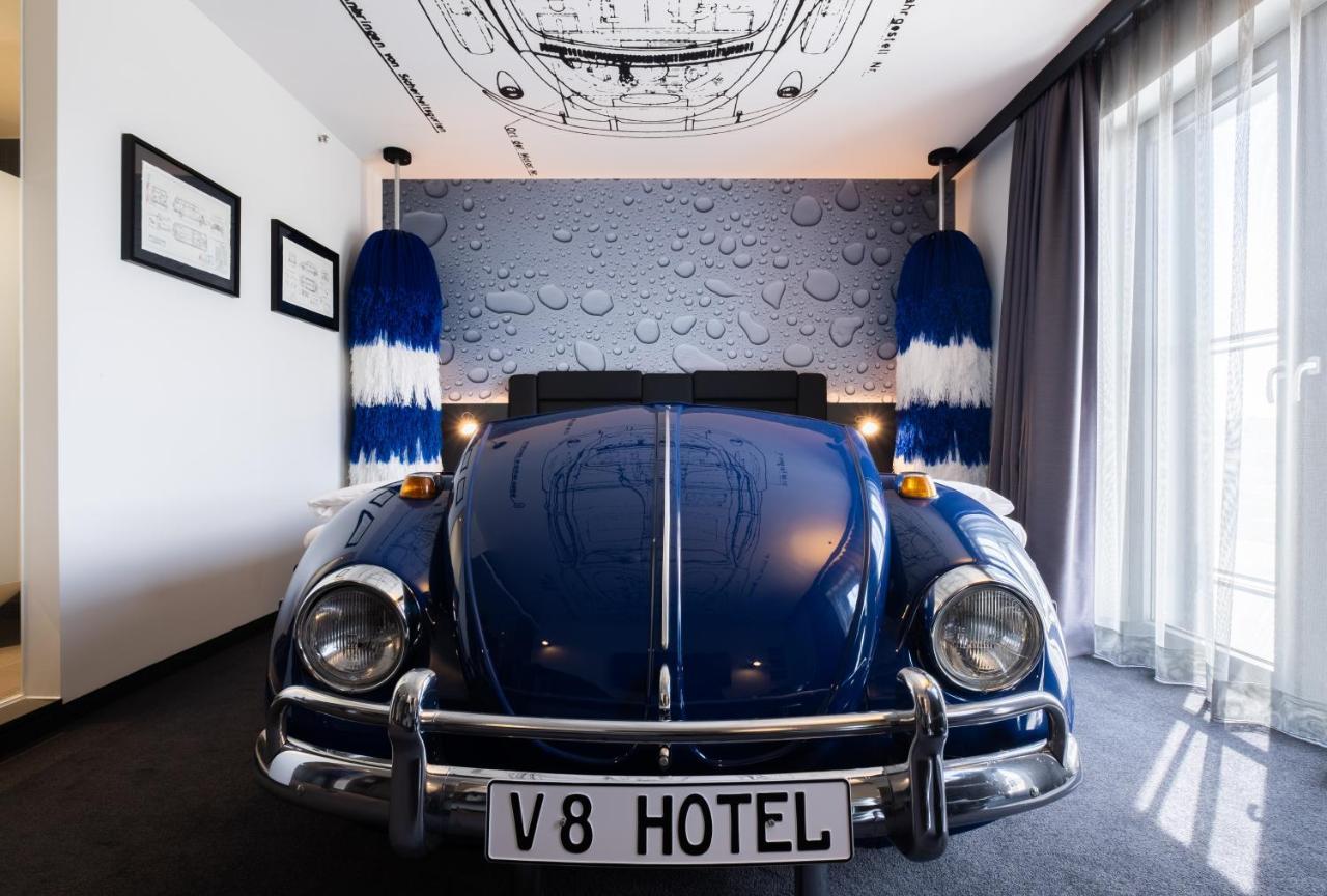 V8 Hotel Koeln At Motorworld Bagian luar foto