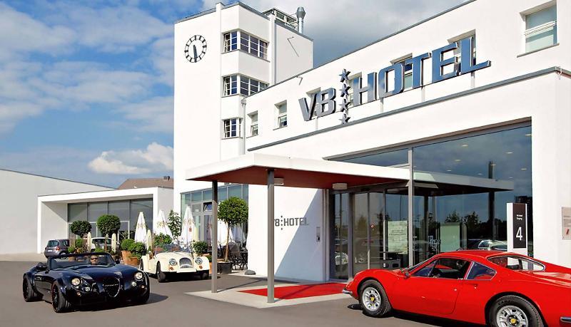 V8 Hotel Koeln At Motorworld Bagian luar foto